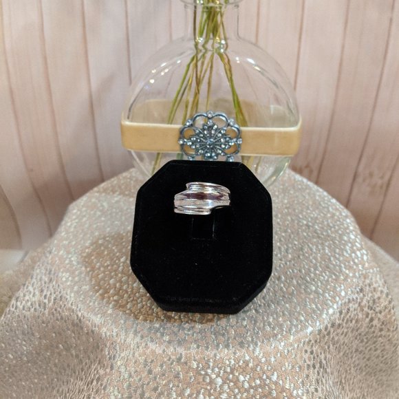 Sterling Silver Band Ring Size 6 - Picture 2 of 4